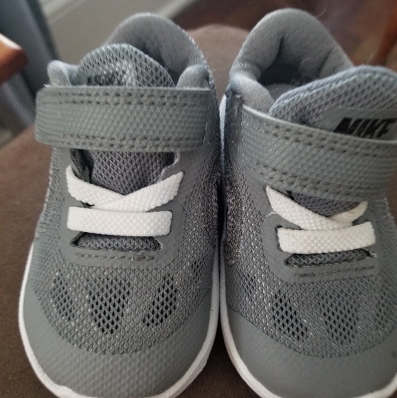 baby boy size 3 nike shoes
